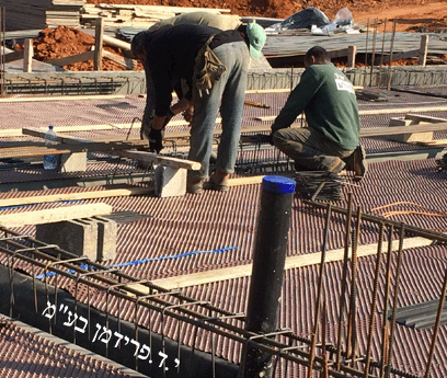 שישמו ביריעות דריין HDPE באתר בנייה